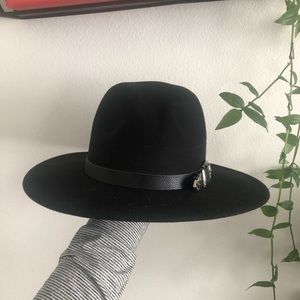 Black fedora hat
